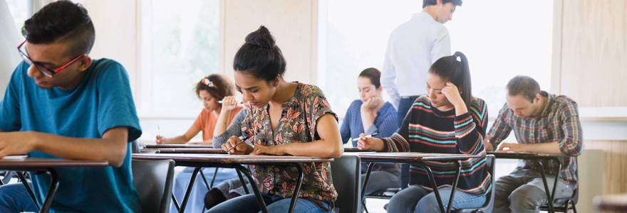 élèves à l'épreuve avec des exercices pratiques adaptés à tous les niveaux